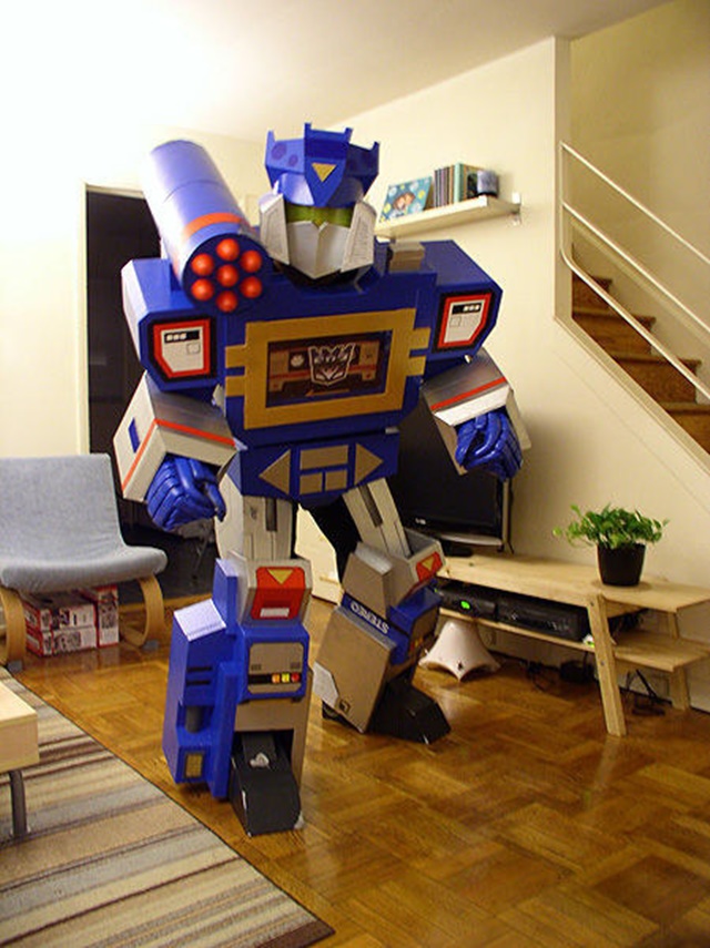 DIY Transformers Costume-20 Awesome Ways to Recycle Cardboard Box