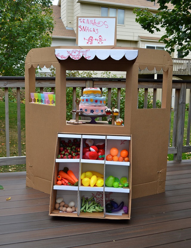 Cardboard Grocery Stand-20 Awesome Ways to Recycle Cardboard Box for Kids