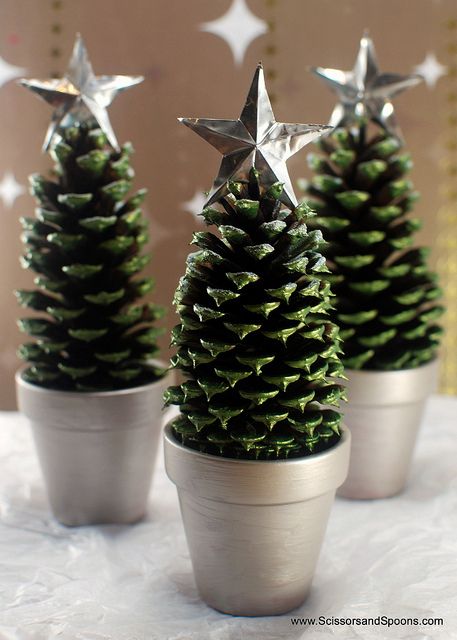 20 Beautiful DIY Pinecone Craft Projects For Christmas Decoration