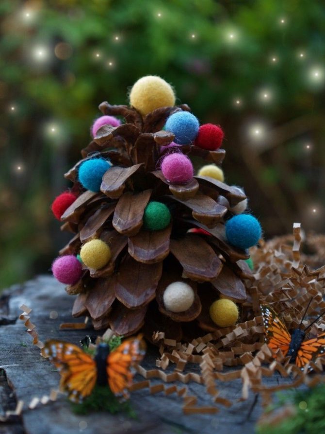 Felted Wool Pinecone Christmas Tree-20 Beautiful DIY Pinecone Craft Projects For Christmas Decoration