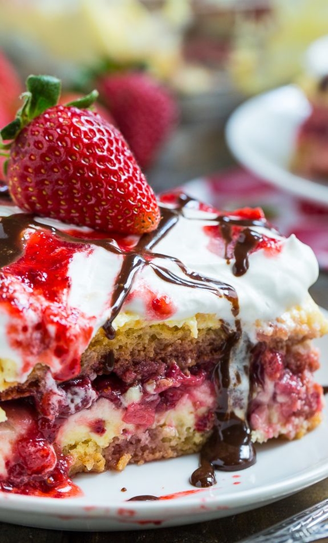 25 Dessert Lasagna Recipes To Make Your Party Wow05-Strawberry Lasagna