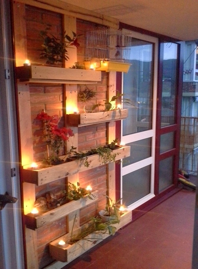 DIY Lighted Vertical Planter Wall-20 DIY Porch Decorating Ideas Projects