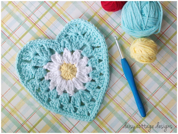 Crochet Daisy Flower Heart Free Pattern - Crochet Heart Applique Free Patterns 
