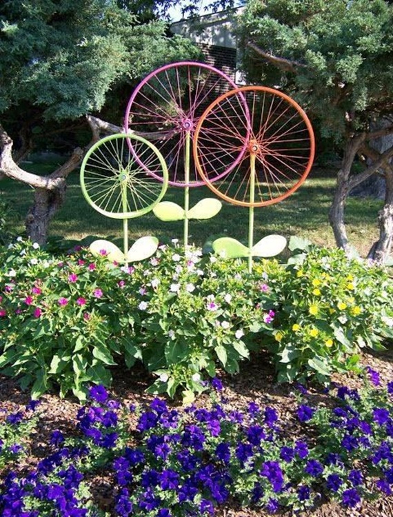 Bicycle Wheel Garden Art Decorating- DIY Ways to Recycle Bike Rims 