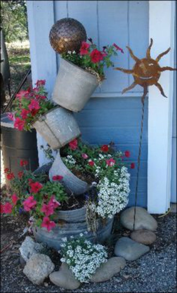 DIY Tipsy #Vertical Pot Planter DIY Projects & Instructions #Gardening