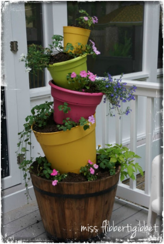 DIY Tipsy #Vertical Pot Planter DIY Projects & Instructions #Gardening